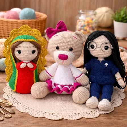 Colección de muñecas amigurumi tejidas